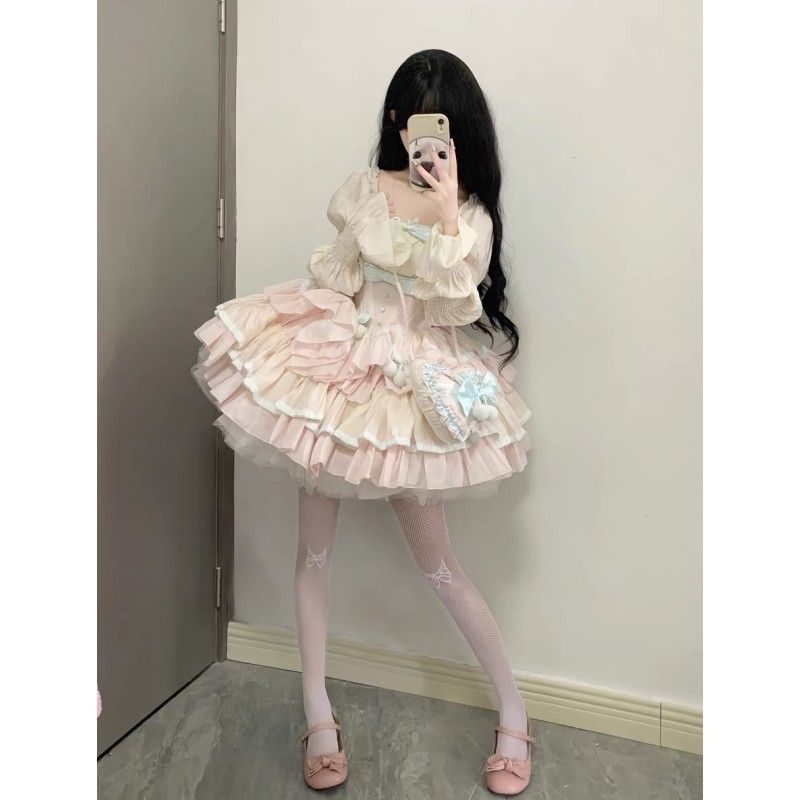 重工業のガーリッシュなリボンとコントラストカラーのパッチワークウエストとスタイリッシュなパフスカートを備えた女性向けの甘い年齢を軽減するロリータプリンセスドレス 重工業のガーリッシュなリボンとコントラストカラーのパッチワークウエストとスタイリッシュなパフスカートを備えた女性向けの甘い年齢を軽減するロリータプリンセスドレス