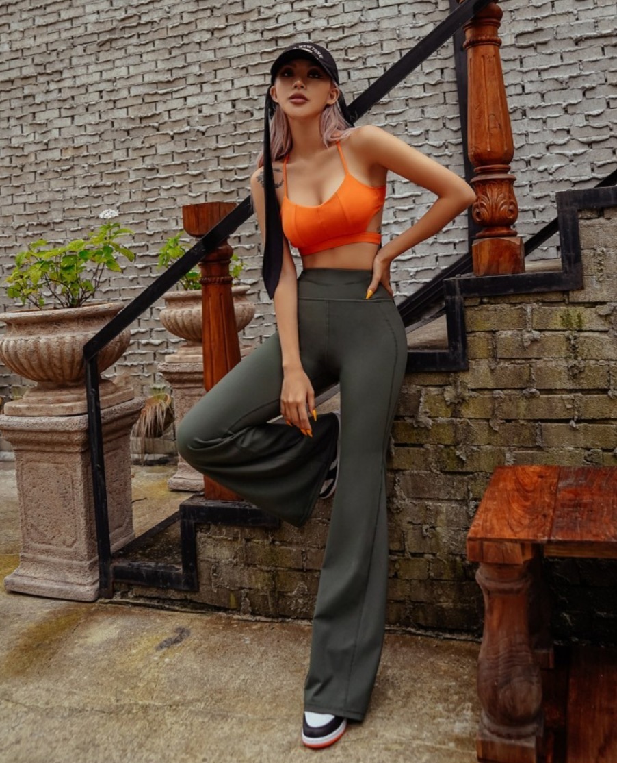 トップス ブラトップ チューブトップ キャミソール トップス ミニ丈 ショート丈 袖なし ノースリーブ ワンショルダー 襟なし タイト 細身 編み込み 伸縮性 きれいめ シンプル カジュアル 大人