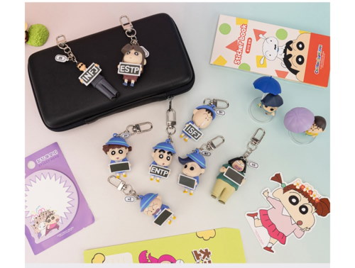 クレヨンしんちゃん 韓国限定 MBTI キーホルダー　ランドセルキーリング クレヨンしんちゃん 韓国限定 MBTI キーホルダー ランドセル