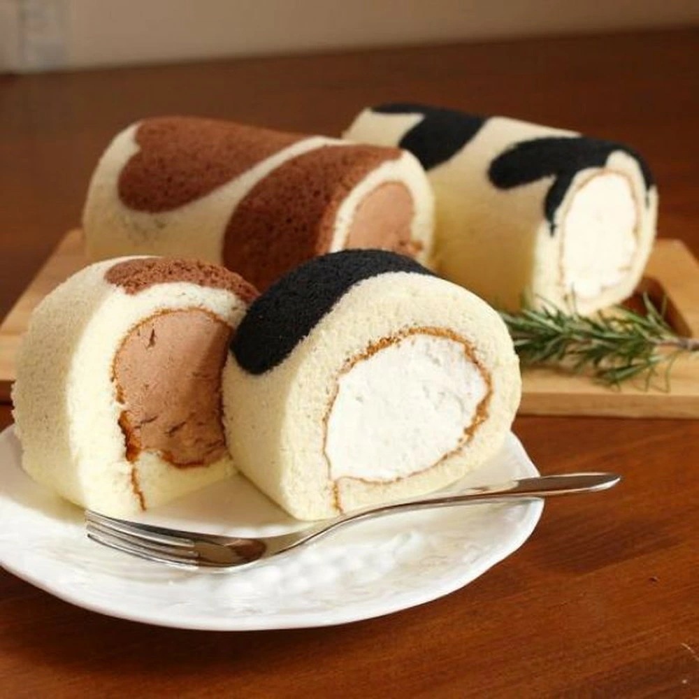 黒沢牧場 牛柄ロールケーキ 16cm 2種2本入 洋菓子 スイーツ 手土産 父の日 バレンタイン ホワイトデー 敬老の日