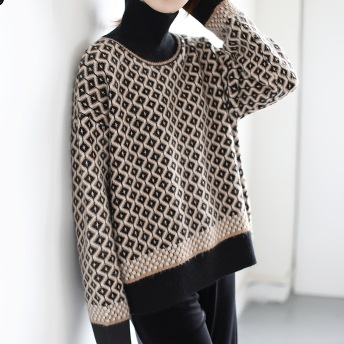 ニット セーター 魅せる トップス プルオーバー ブラック 黒 レギュラー丈 袖あり 長袖