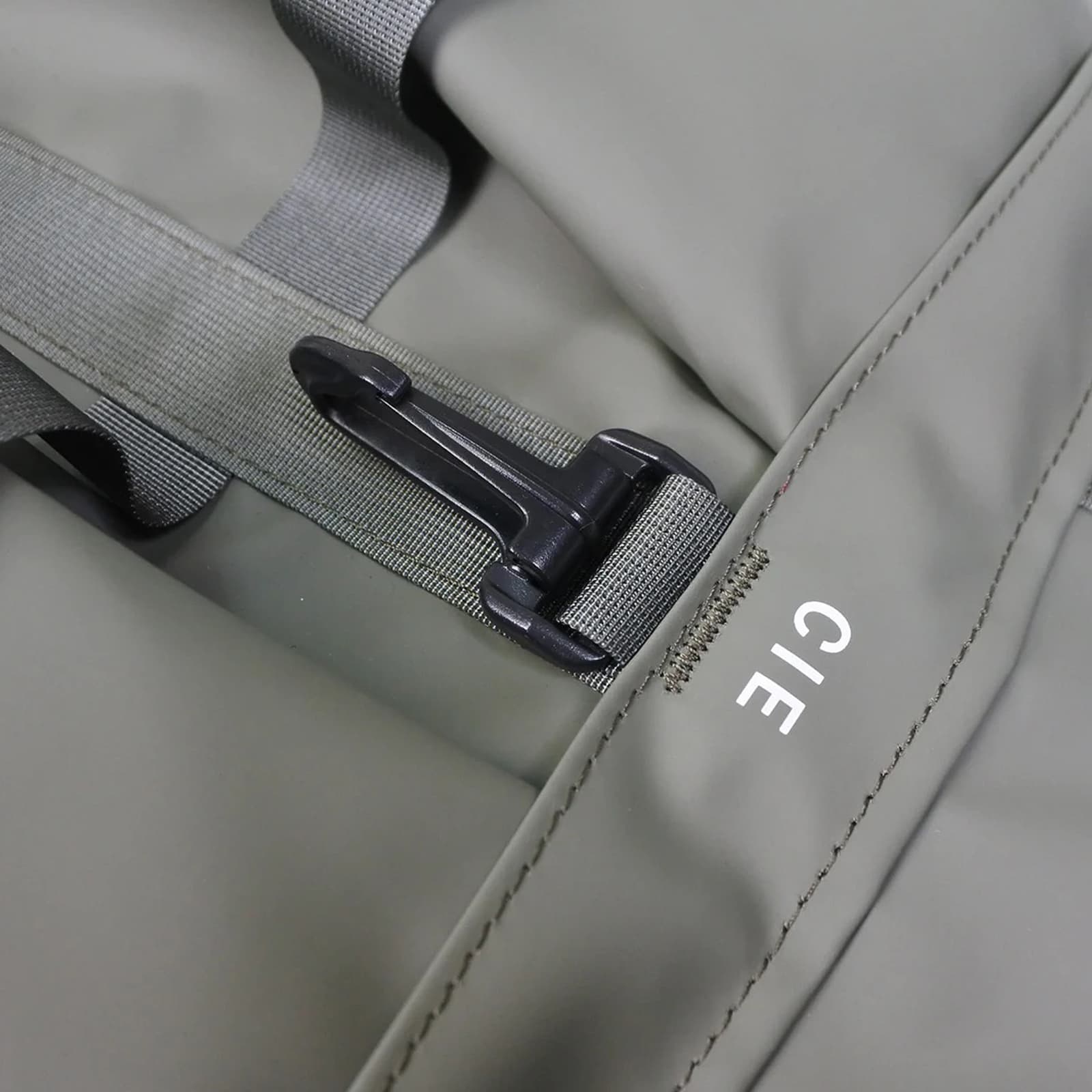 バッグ ヘルメットバッグ トートバッグ ヘルメットバッグ グリッド3 メンズ レディース 15インチ A4 通学 通勤 防水 撥水 軽量 大容量 肩掛け 斜め掛け 旅行 ブランド おしゃれ かわいい