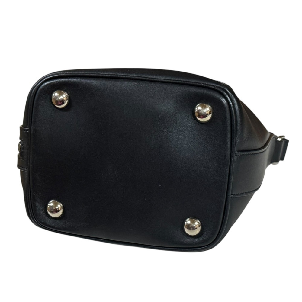 サンローラン スタッズ エマニュエルバケット ショルダーバッグ レザー 357603 ブラック SAINT LAURENT 中古 サンローラン スタッズ エマニュエルバケット ショルダーバッグ レザー 357603 ブラック SAINT LAURENT 中古