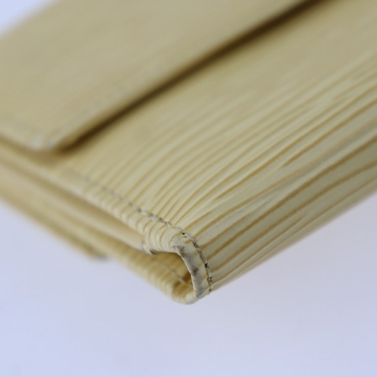 LOUIS VUITTON ルイ ヴィトン 三つ折り財布 M6348A ポルトモネ ビエ カルト クレディ エピレザー ヴァニラ イエロークリーム系 ゴールド金具 Wホック ビトン【本物保証】