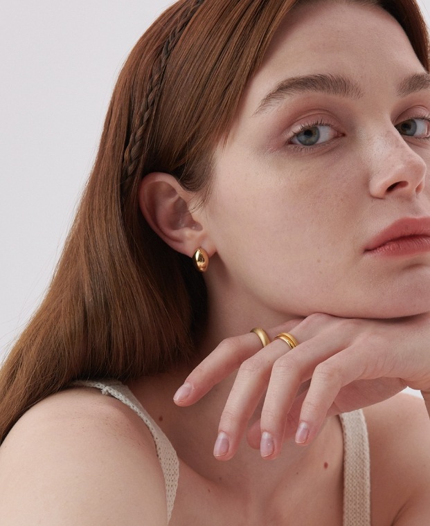 【HYERES LOR】Champagne Fullmoon Wide Earrings ピアス HYERES LOR】25SS☆ Champagne Fullmoon Big Cycle Earrings
