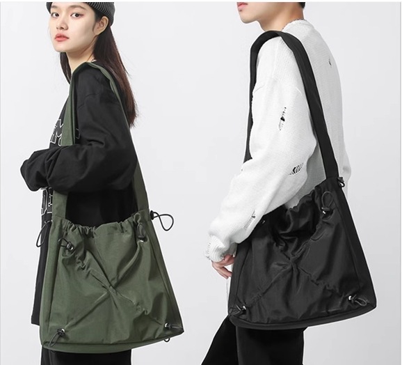 バッグ カバン レディース メンズ 男女権用 ユニセックス ショルダー 斜めがけ 肩がけ 大容量 折り畳み可能 スクエア 四角 ポケット ファスナー 柔らかい ソフト シンプル カジュアル お洒落 バッグ カバン レディース メンズ 男女権用 ユニセックス ショルダー 斜めがけ 肩がけ 大容量 折り畳み可能 スクエア 四角 ポケット ファスナー 柔らかい ソフト シンプル カジュアル お洒落