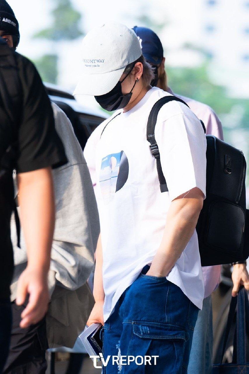 [STRAYKIDSチャンビン着用] Signature Lettering Logo Ball Cap Stray Kids チャンビン 着用 Signature Big Logo ball cap 4色