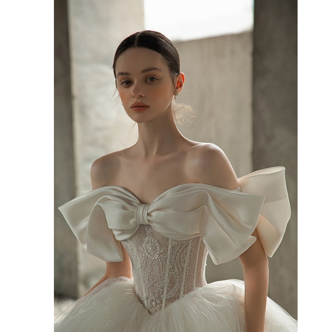 イタリアサテンのドレス演奏会 二次会 結婚式 パーティードレス 花嫁 ウェディングドレス カラードレお呼ばれドレスパーティードレス プリンセス花嫁 リボン本 斉地のウエディングドレス