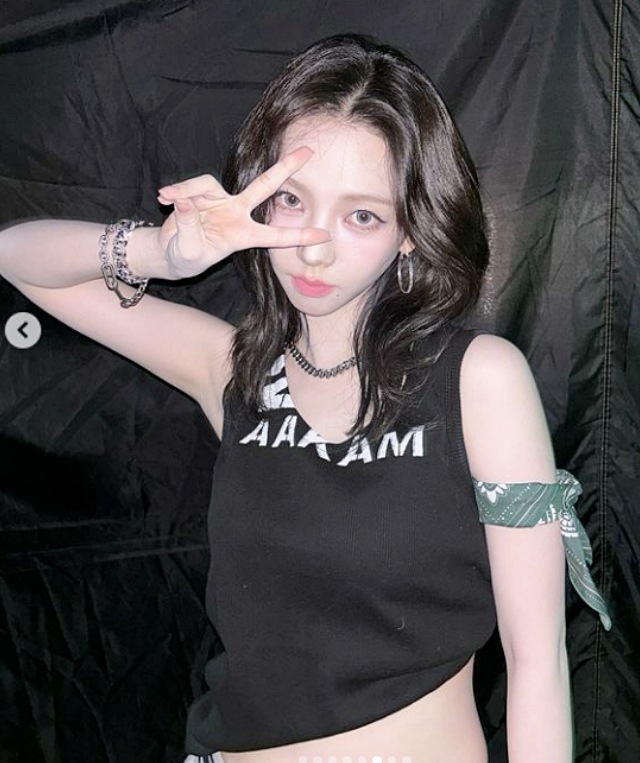 【カリナ着用】29 プリント スリーブレス / ブラックカリーナ 袖なし カリナ 上着 エスパ / アームレス アーム 服 韓国 アーム カリナ アーム 【カリナ着用】29 プリント スリーブレス / ブラックカリーナ 袖なし カリナ 上着 エスパ / アームレス アーム 服 韓国 アーム カリナ アーム