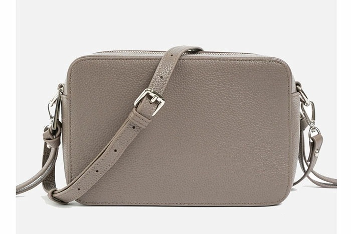 本革 ショルダーバッグ ワイドストラップ レディース カメラバッグ 男女兼用 ミニ ショルダー バッグ 斜めがけ 軽量 旅行 クロスボディー 通勤 レザーバッグ ブラック シンプル 小さめ 旅行 30 本革 ショルダーバッグ ワイドストラップ レディース カメラバッグ 男女兼用 ミニ ショルダー バッグ 斜めがけ 軽量 旅行 クロスボディー 通勤 レザーバッグ ブラック シンプル 小さめ 旅行 30