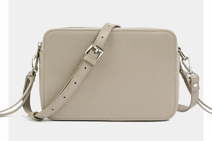 本革 ショルダーバッグ ワイドストラップ レディース カメラバッグ 男女兼用 ミニ ショルダー バッグ 斜めがけ 軽量 旅行 クロスボディー 通勤 レザーバッグ ブラック シンプル 小さめ 旅行 30 本革 ショルダーバッグ ワイドストラップ レディース カメラバッグ 男女兼用 ミニ ショルダー バッグ 斜めがけ 軽量 旅行 クロスボディー 通勤 レザーバッグ ブラック シンプル 小さめ 旅行 30