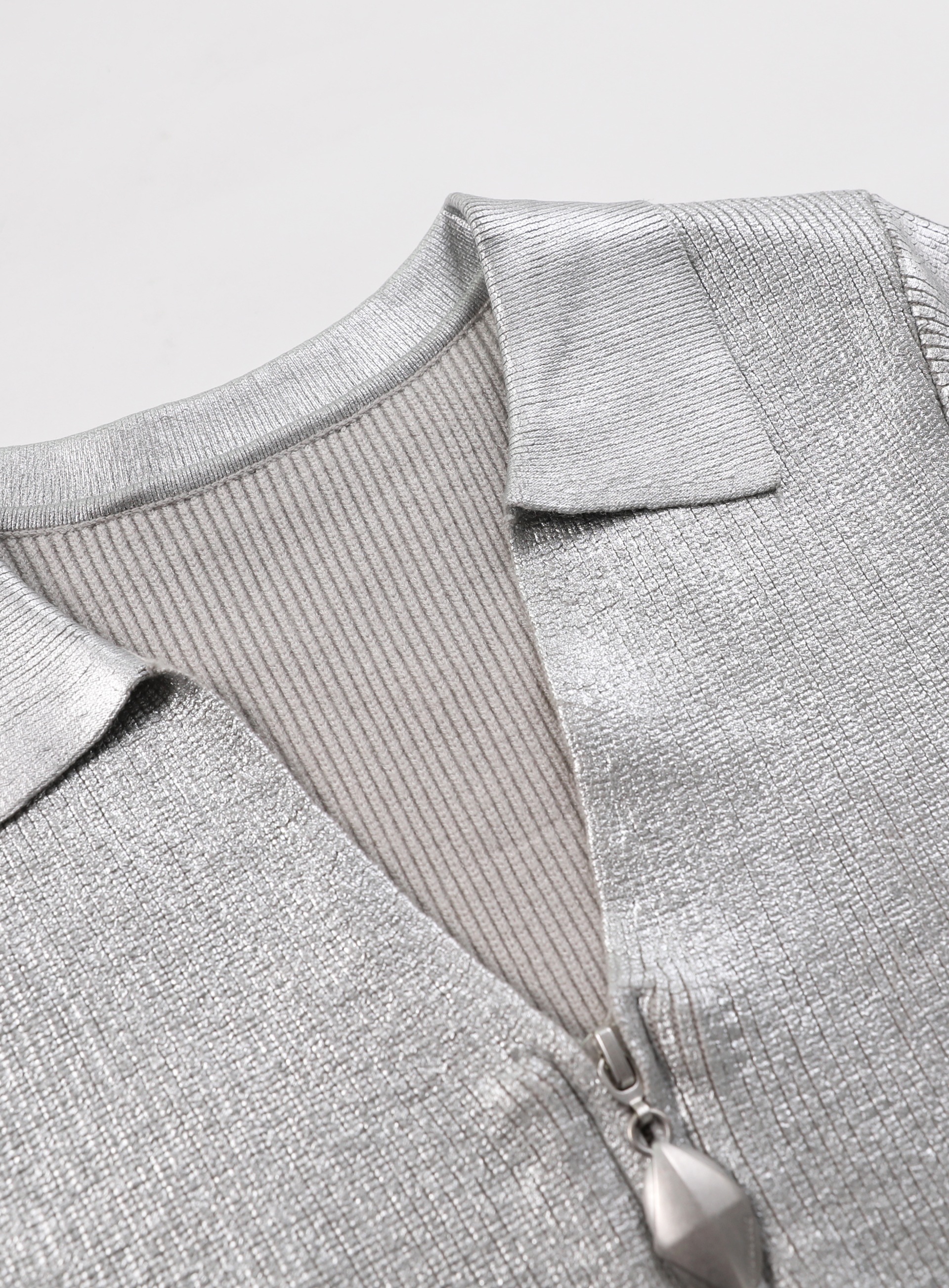 【BADBLOOD】 ELIPS METAL V - NECK COLLAR CARDIGAN : SILVER 【BADBLOOD】 ELIPS METAL V - NECK COLLAR CARDIGAN : SILVER