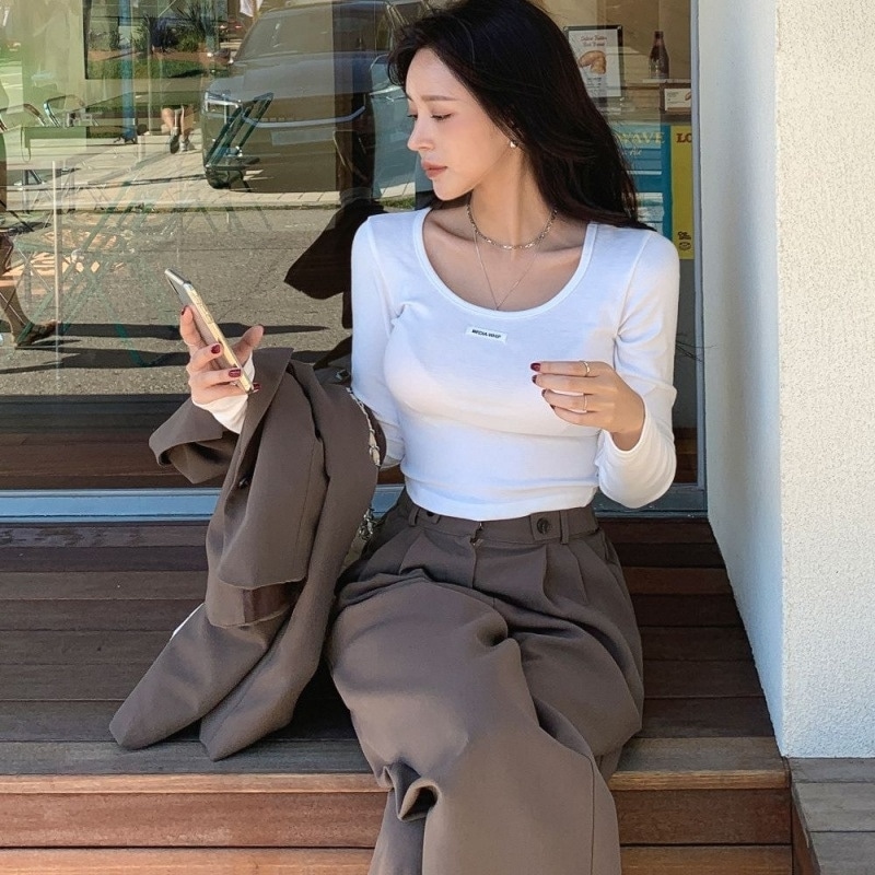 ショート丈 トップス Tシャツ カットソー 長袖 ラウンドネック スリム タイト 細身 大人可愛い きれいめ シンプル カジュアル 大人 かっこいい ショート丈 トップス Tシャツ カットソー 長袖 ラウンドネック