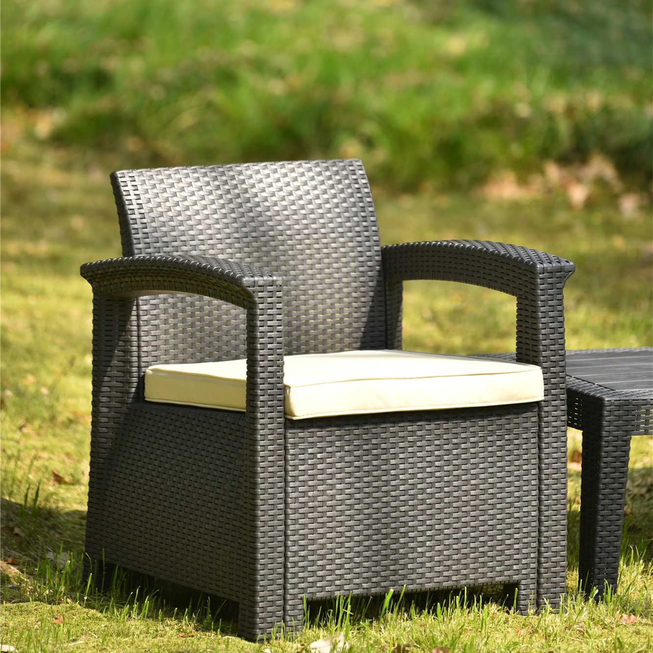 【大好評！最安値挑戦!】ラタン調 ガーデンファニチャー 3点 ガーデンテーブル ガーデンチェアー ラタン調 テーブル 家具 樹脂 ホテル カフェ ベランダ テラス 屋外家具 高級 ソファ ガーデンソフ