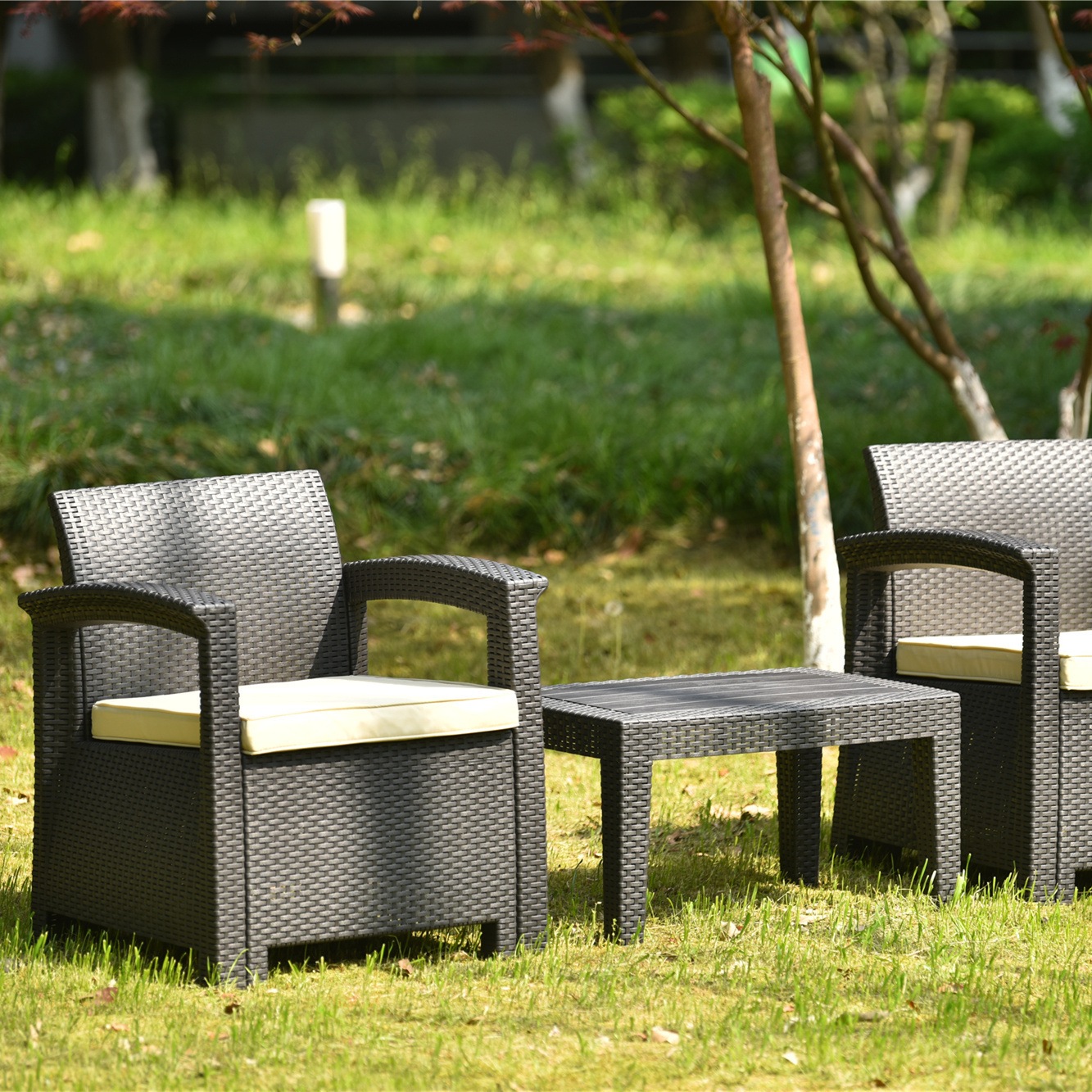【大好評！最安値挑戦!】ラタン調 ガーデンファニチャー 3点 ガーデンテーブル ガーデンチェアー ラタン調 テーブル 家具 樹脂 ホテル カフェ ベランダ テラス 屋外家具 高級 ソファ ガーデンソフ
