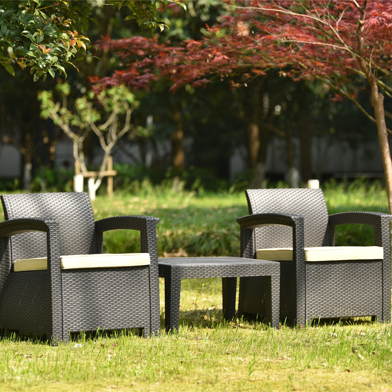 【大好評！最安値挑戦!】ラタン調 ガーデンファニチャー 3点 ガーデンテーブル ガーデンチェアー ラタン調 テーブル 家具 樹脂 ホテル カフェ ベランダ テラス 屋外家具 高級 ソファ ガーデンソフ