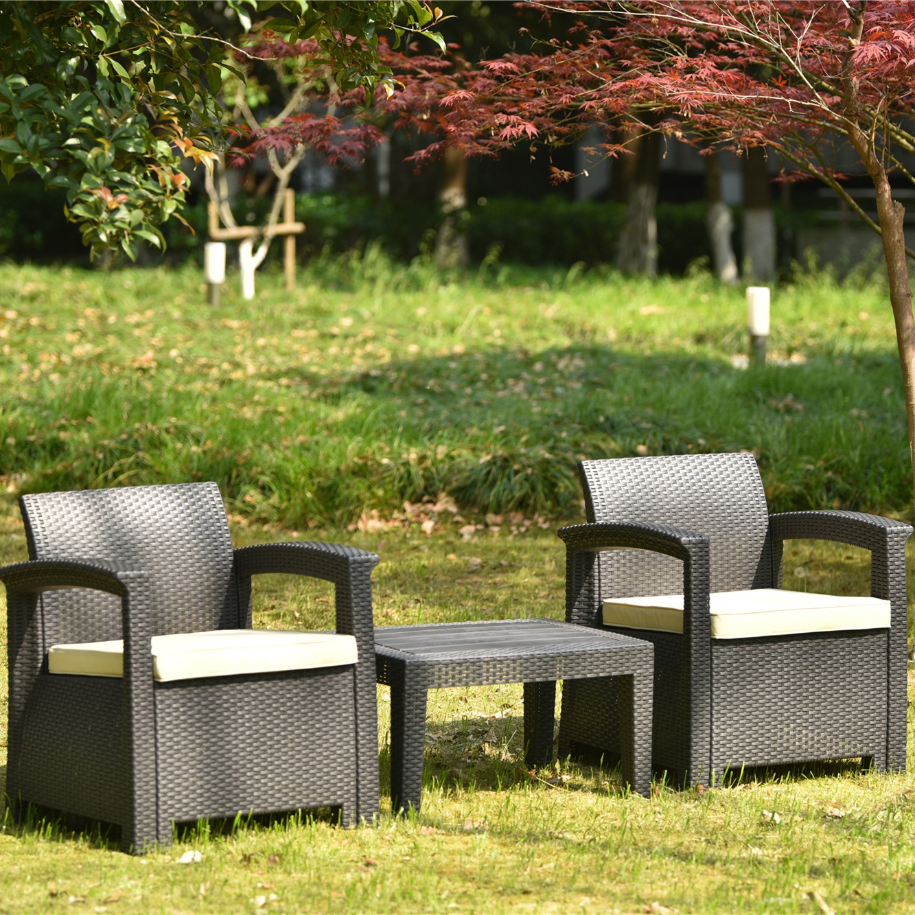 【大好評！最安値挑戦!】ラタン調 ガーデンファニチャー 3点 ガーデンテーブル ガーデンチェアー ラタン調 テーブル 家具 樹脂 ホテル カフェ ベランダ テラス 屋外家具 高級 ソファ ガーデンソフ