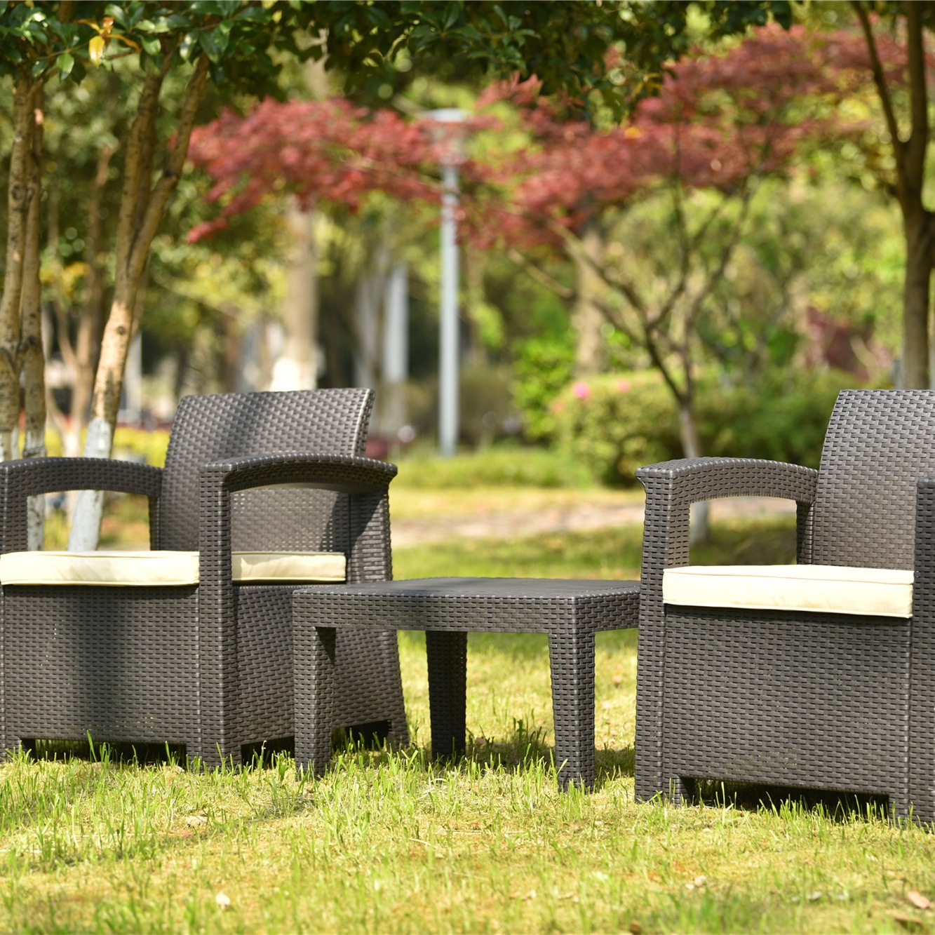 【大好評！最安値挑戦!】ラタン調 ガーデンファニチャー 3点 ガーデンテーブル ガーデンチェアー ラタン調 テーブル 家具 樹脂 ホテル カフェ ベランダ テラス 屋外家具 高級 ソファ ガーデンソフ