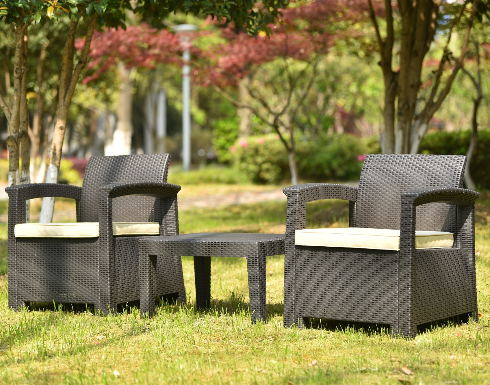 【大好評！最安値挑戦!】ラタン調 ガーデンファニチャー 3点 ガーデンテーブル ガーデンチェアー ラタン調 テーブル 家具 樹脂 ホテル カフェ ベランダ テラス 屋外家具 高級 ソファ ガーデンソフ