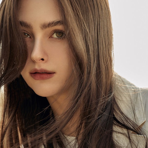 ピンクエイジ　フルウィッグ セミレイヤード　Cカールパーマ セミ手植えフルウィッグ) レイヤードCカールハグパーマ(モースト原糸)