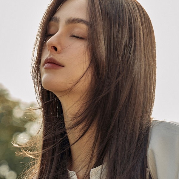 ピンクエイジ セミ手植えフルウィッグ セミレイヤードCカールパーマ セミ手植えフルウィッグ) レイヤードCカールハグパーマ(モースト