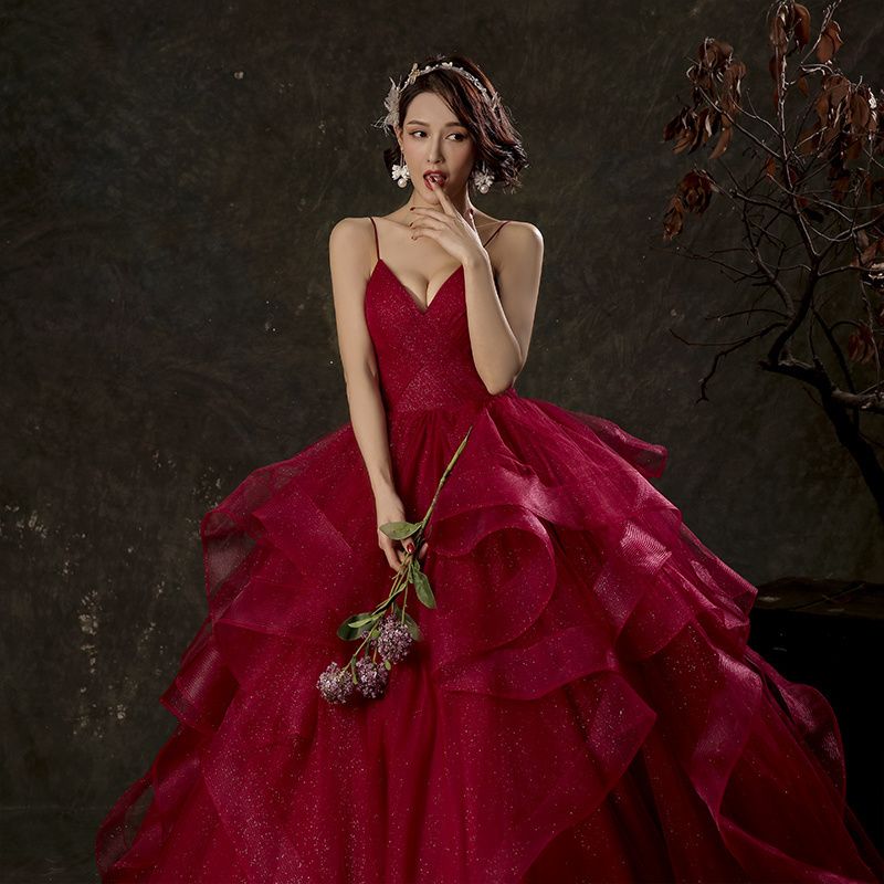 レッドウェディングドレス花嫁レッドストラップブプリンセスシンプルフロアレングススリムチュチュスカート春