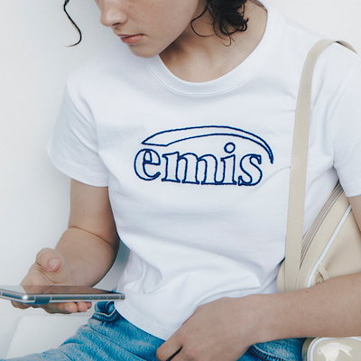 emis ロゴ入り クロップドTシャツ　韓国限定 emis ロゴ入り クロップドTシャツ 韓国限定 210.jpg