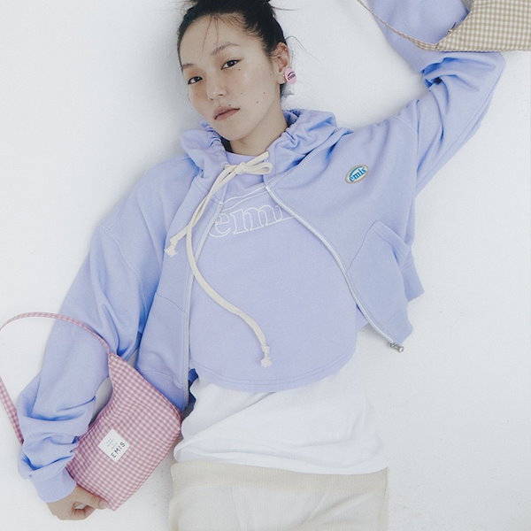 emis ロゴ入り クロップドTシャツ　韓国限定 Qoo10] EMIS 【韓国人気/即納】 EMIS MINI