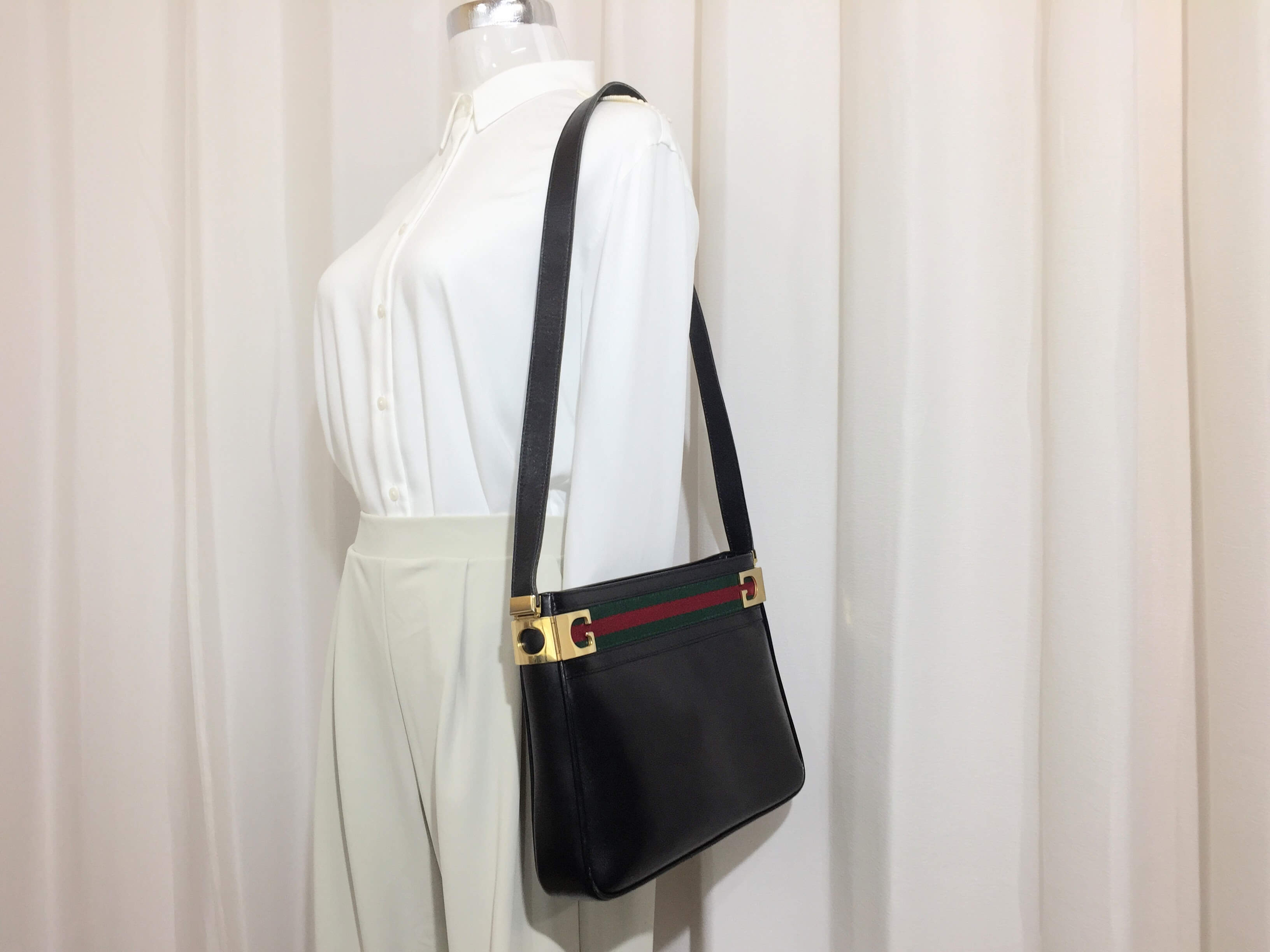 ショルダーバッグ レザー 黒 レザー ショルダーバッグ レザー 黒 レザー