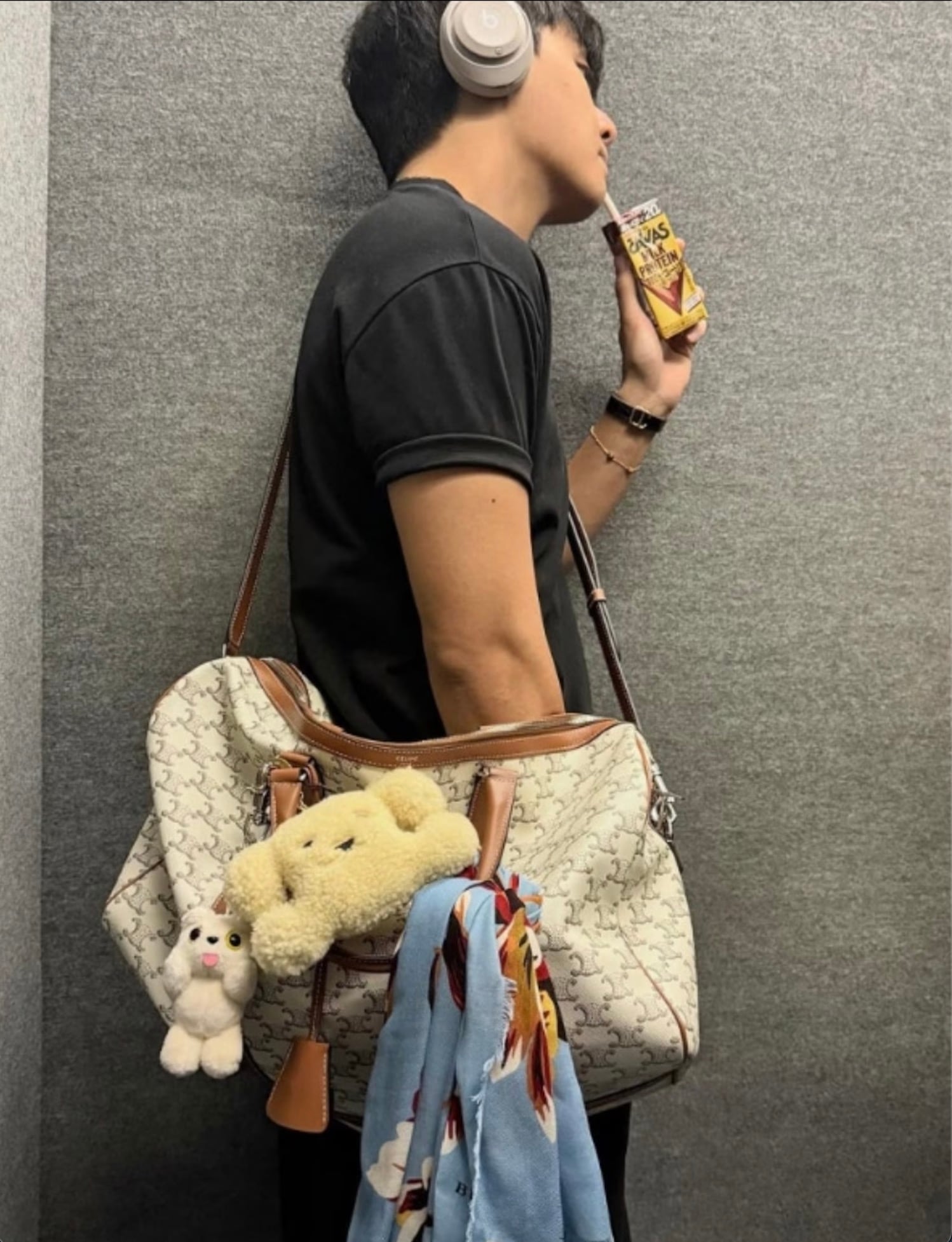 COMFORT MUNK keyring キーリング BTS V ジョングク Qoo10] COMPORT [BTS V 着用] コンフォートムンク