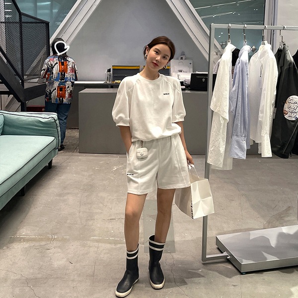 は快適でファッショナブルで着やすいスポーツウェア女性のための新しいファッショナブルなスポーツウェアです は快適でファッショナブルで着やすいスポーツウェア女性のための新しいファッショナブルなスポーツウェアです