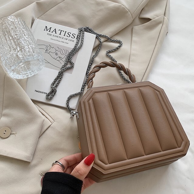 バッグ レディースバッグ ショルダーバック レディース財布 斜め掛け コンパクト 高見え 大人可愛い きれいめ シンプル 上品 おしゃれ かっこいい レトロ 大人女子 こなれ感 ラブリー キュート バッグ レディースバッグ ショルダーバック レディース財布 斜め掛け コンパクト 高見え 大人可愛い きれいめ シンプル 上品 おしゃれ かっこいい レトロ 大人女子 こなれ感 ラブリー キュート