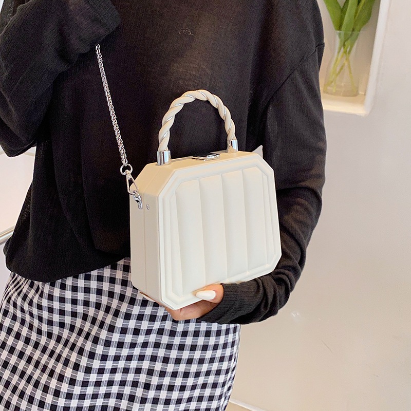 バッグ レディースバッグ ショルダーバック レディース財布 斜め掛け コンパクト 高見え 大人可愛い きれいめ シンプル 上品 おしゃれ かっこいい レトロ 大人女子 こなれ感 ラブリー キュート バッグ レディースバッグ ショルダーバック レディース財布 斜め掛け コンパクト 高見え 大人可愛い きれいめ シンプル 上品 おしゃれ かっこいい レトロ 大人女子 こなれ感 ラブリー キュート