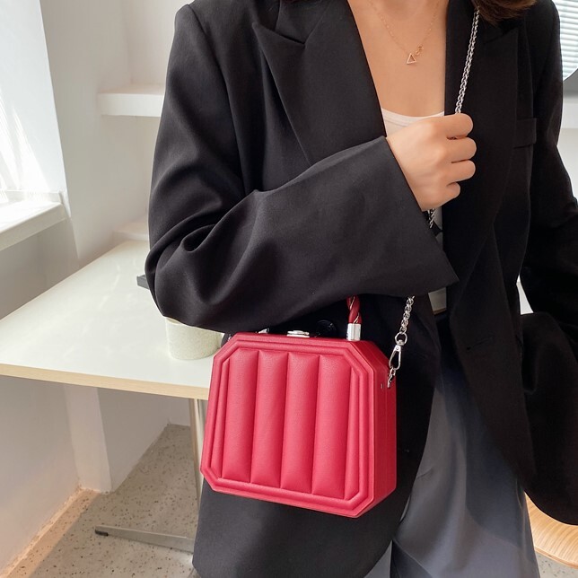 バッグ レディースバッグ ショルダーバック レディース財布 斜め掛け コンパクト 高見え 大人可愛い きれいめ シンプル 上品 おしゃれ かっこいい レトロ 大人女子 こなれ感 ラブリー キュート バッグ レディースバッグ ショルダーバック レディース財布 斜め掛け コンパクト 高見え 大人可愛い きれいめ シンプル 上品 おしゃれ かっこいい レトロ 大人女子 こなれ感 ラブリー キュート