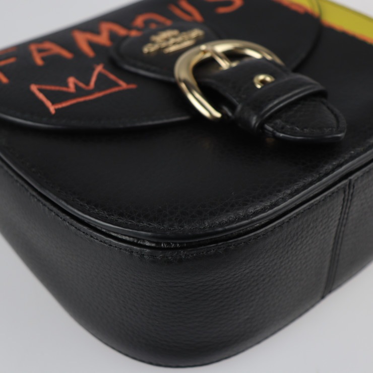 美品 COACH コーチ ショルダーバッグ C5663 バスキア コラボ レザー ブラック マルチカラー ゴールド金具 2WAY クロスボディ ハンドバッグ ポシェット【本物保証】 美品 COACH コーチ ショルダーバッグ C5663 バスキア コラボ レザー ブラック マルチカラー ゴールド金具 2WAY クロスボディ ハンドバッグ ポシェット【本物保証】