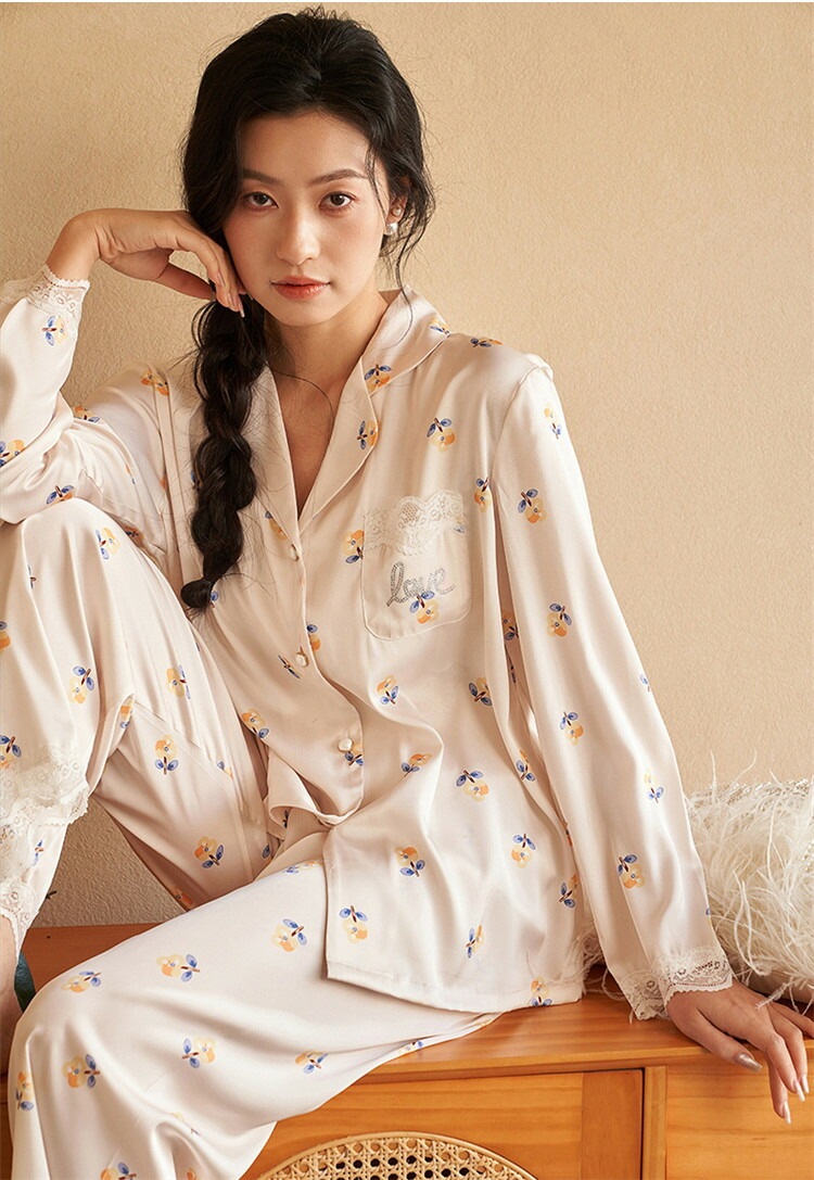 パジャマ レディース ルームウェア 花柄 レース vネック 前ボタン 上下セット 2点セット セットアップ ナイトウェア 寝巻き 部屋着 長袖 長ズボン 春夏 夏物 サテン シルクタッチ シンプ パジャマ レディース ルームウェア 花柄 レース vネック 前ボタン 上下セット 2点セット セットアップ ナイトウェア 寝巻き 部屋着 長袖 長ズボン 春夏 夏物 サテン シルクタッチ シンプ