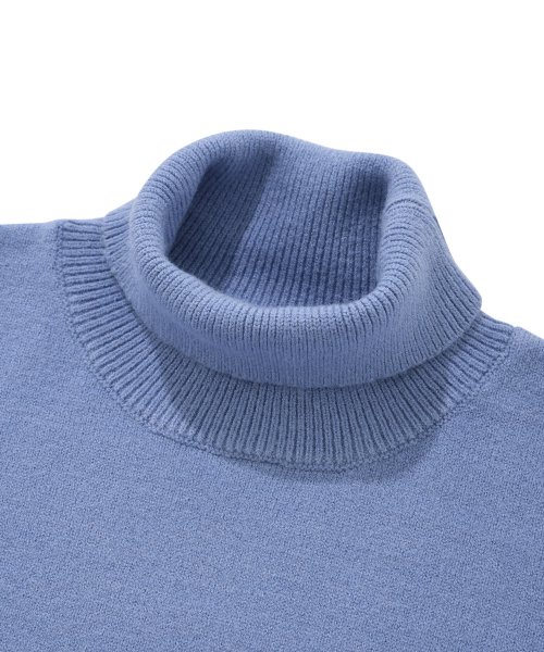 ウーマン クロップ C ロゴ タートルネック ニット CO2204KT76 ウーマン クロップ C ロゴ タートルネック ニット CO2204KT76