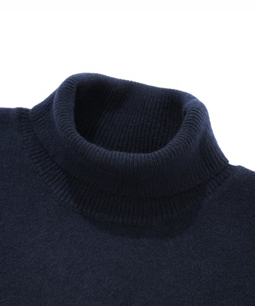 ウーマン クロップ C ロゴ タートルネック ニット CO2204KT76 ウーマン クロップ C ロゴ タートルネック ニット CO2204KT76