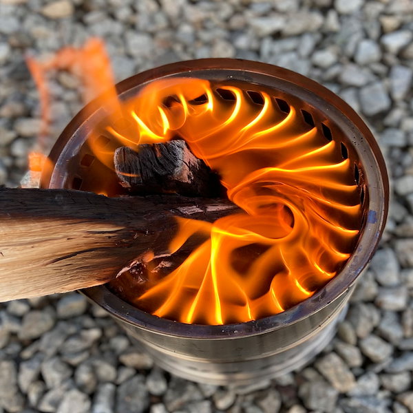 シュッポ （フイゴ 火おこし 焚火 BBQ 薪 キャンプ 薪ストーブ） シュッポ （フイゴ 火おこし 焚火 BBQ 薪 キャンプ 薪ストーブ）