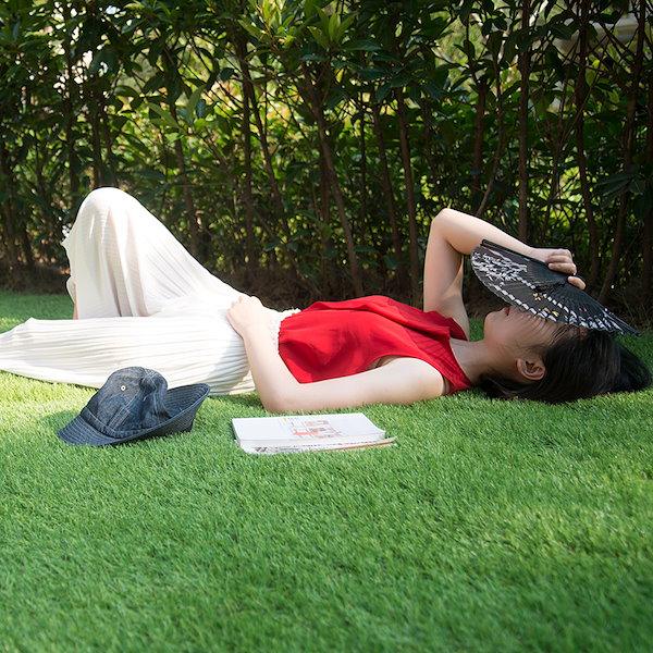 人工芝 ロール 2m×10m 芝丈20mm ピン42本つき 2色立体感 透水穴付 人工芝ロール 2m×10m 芝丈20mm ピン42本つき 2色立体