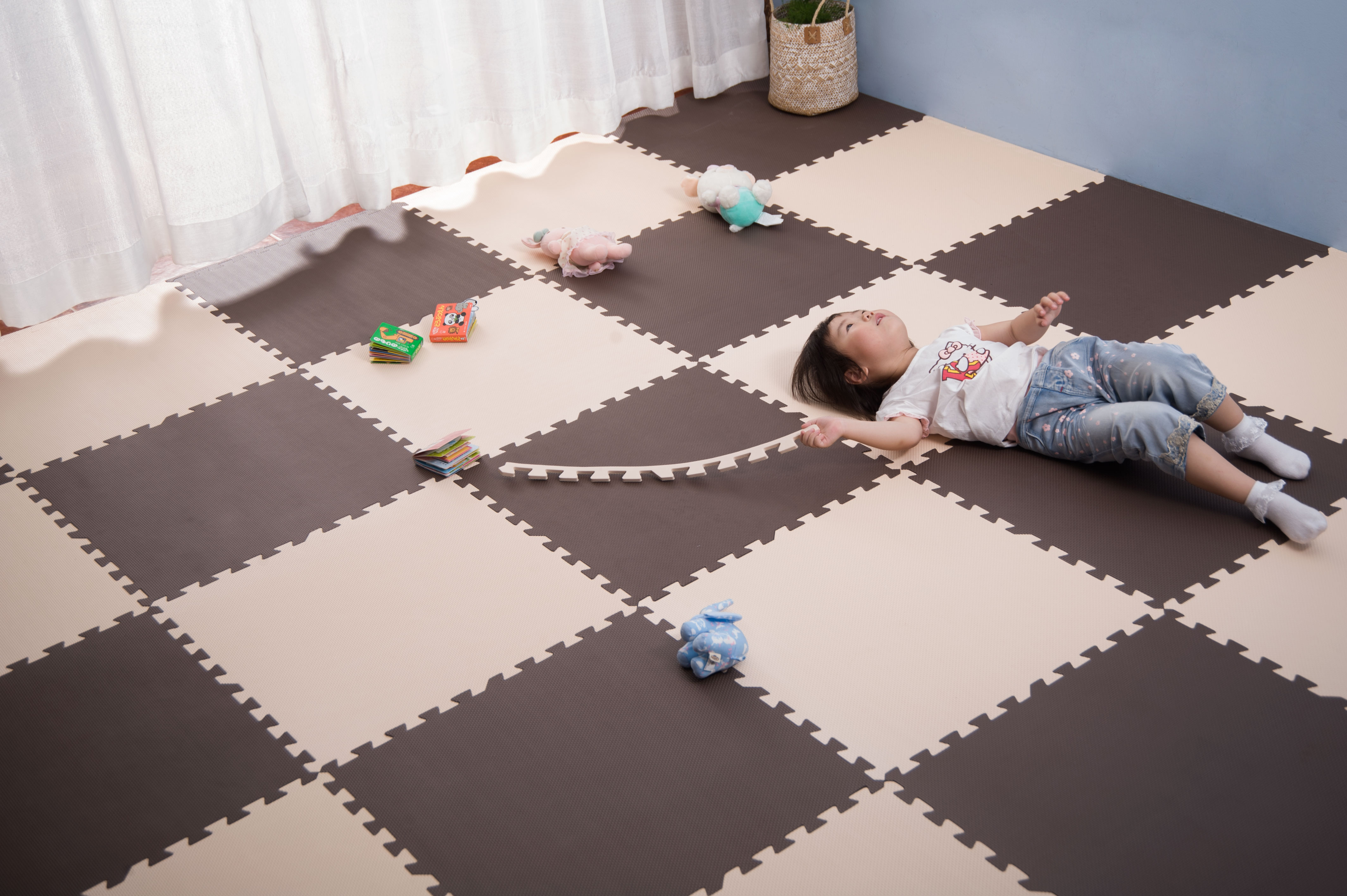 ジョイントマット 大判60cm 3畳 16枚 厚手 2cm おしゃれ EVA高品質 防音断熱 安心のノンホル 転倒防止 サイドパーツ付き【ブラウンベージュ】 ジョイントマット 大判60cm 3畳 16枚 厚手 2cm おしゃれ EVA高品質 防音断熱 安心のノンホル 転倒防止 サイドパーツ付き【ブラウンベージュ】