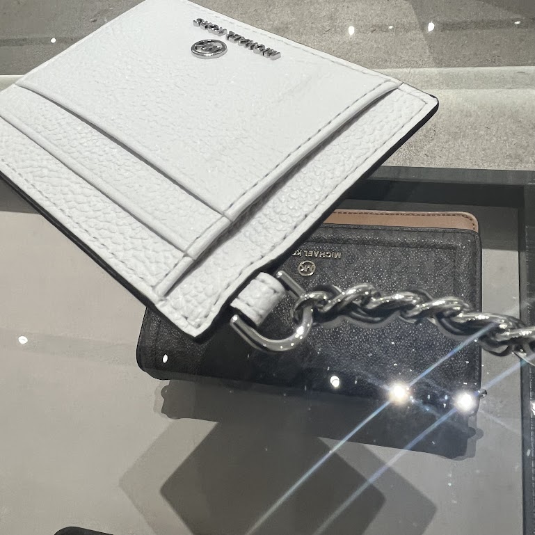 即発 正規品 USA直送 アウトレット ID チェーン カードホルダー スモール 32F2ST9D5L/36S3LCOF3L 即発 正規品 USA直送 アウトレット ID チェーン カードホルダー スモール 32F2ST9D5L/36S3LCOF3L