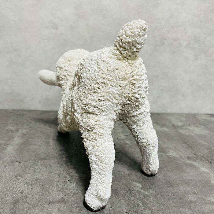 かわいい 置物 前かがみの子羊 高さ18cm おしゃれ ガーデン インテリア トイレ オブジェ 可愛い プレゼント 北欧 玄関 雑貨 動物 モダン 面白い 庭 ギフト 屋外 家 リアル 玄関先 卓上