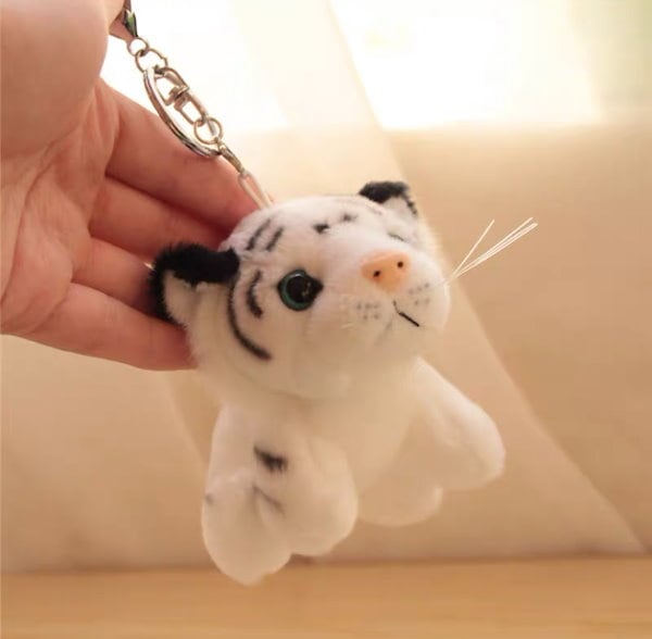 Qoo10] 2色新品 キーホルダー 可愛い虎のぬいぐ