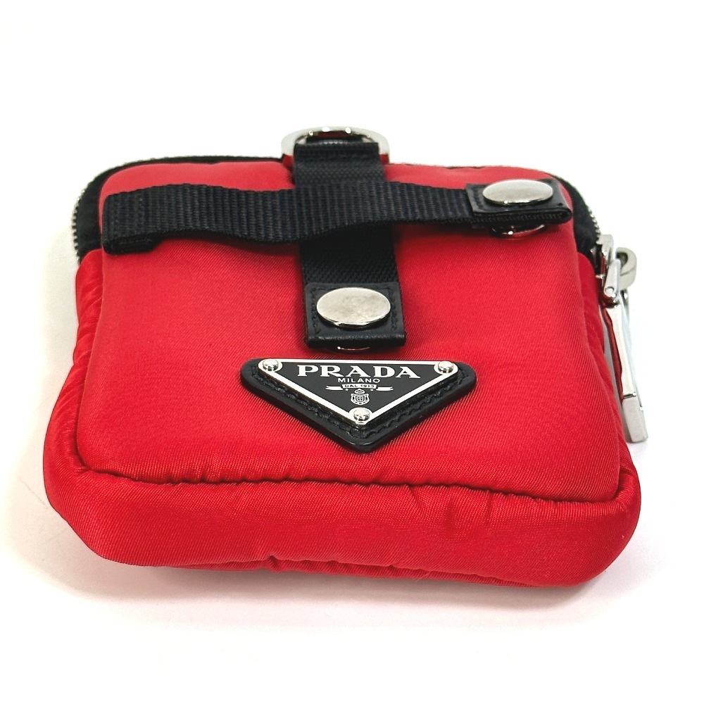 【極美品】PRADA RE-NYLON イヤホンケース ポーチ 三角ロゴプレート 極美品】PRADA RE-NYLON イヤホンケース ポーチ 三角ロゴプレート