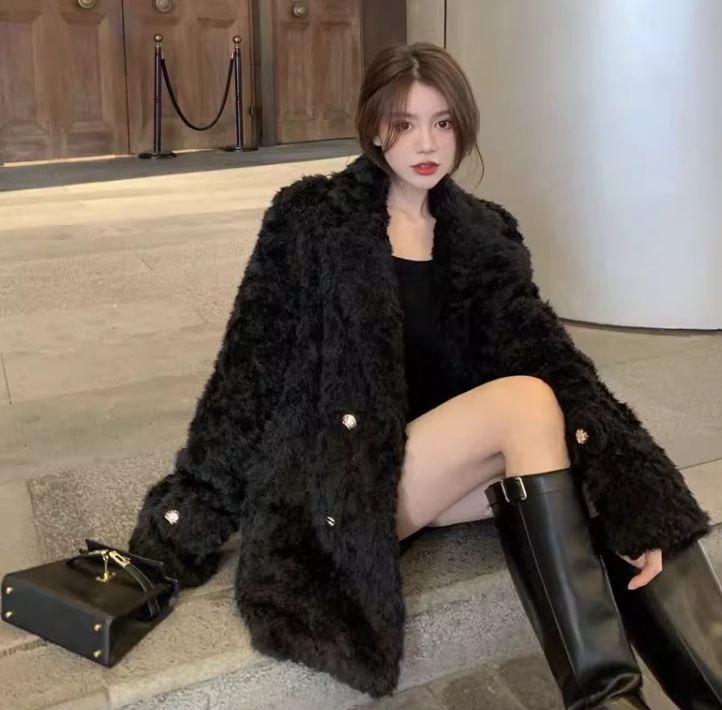 レディース コート アウター ファー ミディアム 長袖 袖あり Vネック 襟付き ポケット 前開き ポリエステル かわいい 大人可愛い シンプル 上品 おしゃれ ラフ 主役級 存在感 都会的 無地 秋 レディース コート アウター ファー ミディアム 長袖 袖あり Vネック 襟付き ポケット 前開き ポリエステル かわいい 大人可愛い シンプル 上品 おしゃれ ラフ 主役級 存在感 都会的 無地 秋