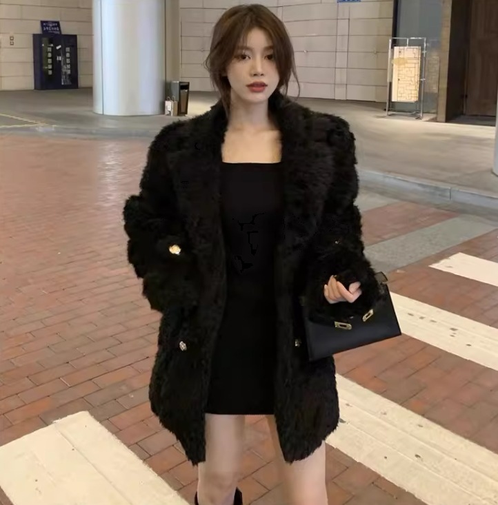 レディース コート アウター ファー ミディアム 長袖 袖あり Vネック 襟付き ポケット 前開き ポリエステル かわいい 大人可愛い シンプル 上品 おしゃれ ラフ 主役級 存在感 都会的 無地 秋 レディース コート アウター ファー ミディアム 長袖 袖あり Vネック 襟付き ポケット 前開き ポリエステル かわいい 大人可愛い シンプル 上品 おしゃれ ラフ 主役級 存在感 都会的 無地 秋