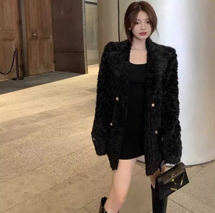 レディース コート アウター ファー ミディアム 長袖 袖あり Vネック 襟付き ポケット 前開き ポリエステル かわいい 大人可愛い シンプル 上品 おしゃれ ラフ 主役級 存在感 都会的 無地 秋 レディース コート アウター ファー ミディアム 長袖 袖あり Vネック 襟付き ポケット 前開き ポリエステル かわいい 大人可愛い シンプル 上品 おしゃれ ラフ 主役級 存在感 都会的 無地 秋