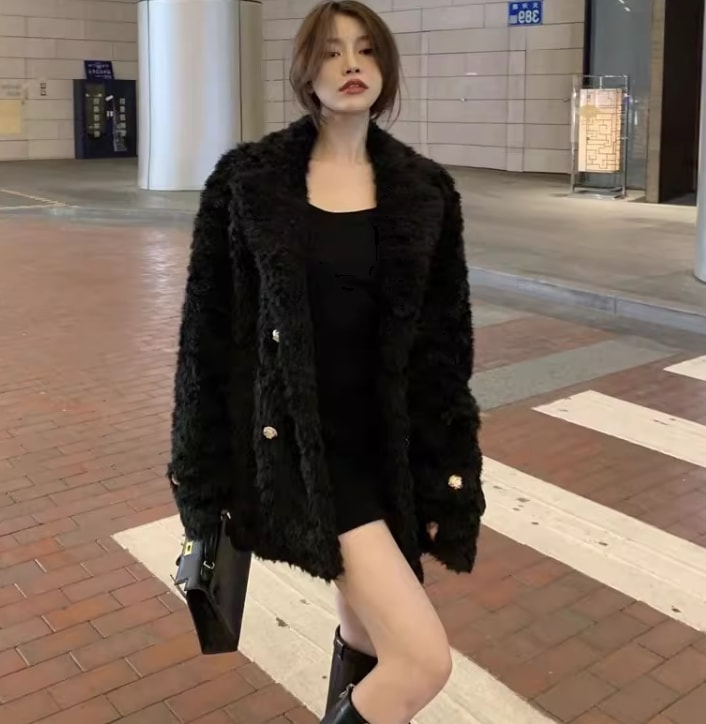 レディース コート アウター ファー ミディアム 長袖 袖あり Vネック 襟付き ポケット 前開き ポリエステル かわいい 大人可愛い シンプル 上品 おしゃれ ラフ 主役級 存在感 都会的 無地 秋 レディース コート アウター ファー ミディアム 長袖 袖あり Vネック 襟付き ポケット 前開き ポリエステル かわいい 大人可愛い シンプル 上品 おしゃれ ラフ 主役級 存在感 都会的 無地 秋