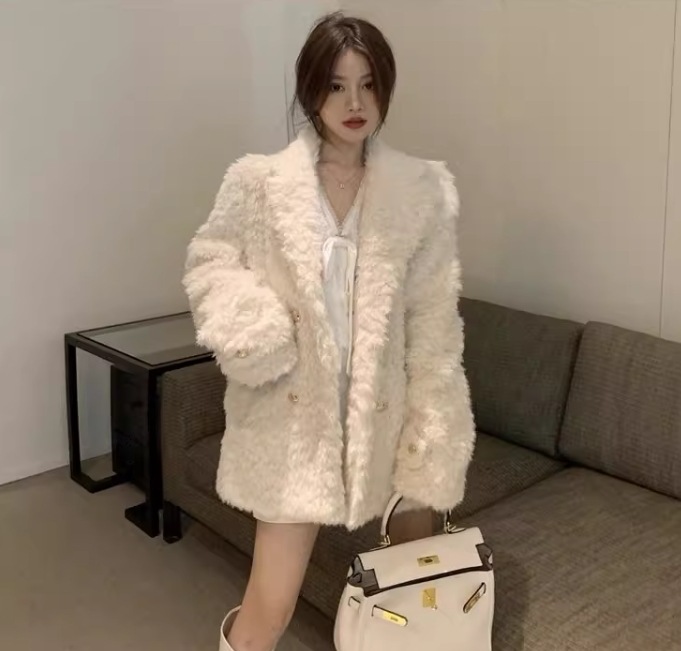 レディース コート アウター ファー ミディアム 長袖 袖あり Vネック 襟付き ポケット 前開き ポリエステル かわいい 大人可愛い シンプル 上品 おしゃれ ラフ 主役級 存在感 都会的 無地 秋 レディース コート アウター ファー ミディアム 長袖 袖あり Vネック 襟付き ポケット 前開き ポリエステル かわいい 大人可愛い シンプル 上品 おしゃれ ラフ 主役級 存在感 都会的 無地 秋